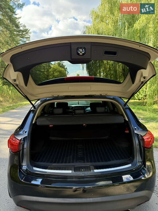 Позашляховик / Кросовер Infiniti FX 50 2008 в Краснограді
