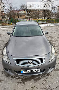 Седан Infiniti G25 2011 в Чорткові