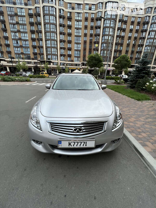 Седан Infiniti G25 2011 в Києві