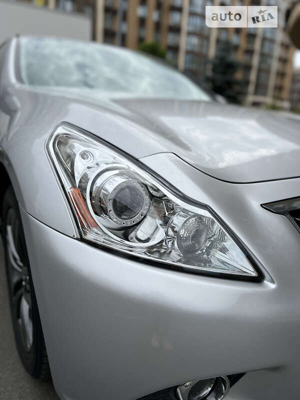 Седан Infiniti G25 2011 в Києві