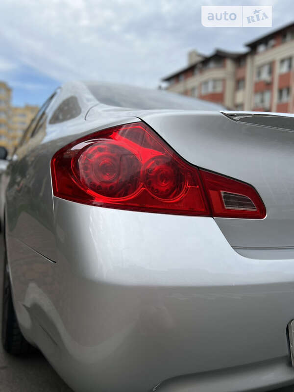 Седан Infiniti G25 2011 в Києві
