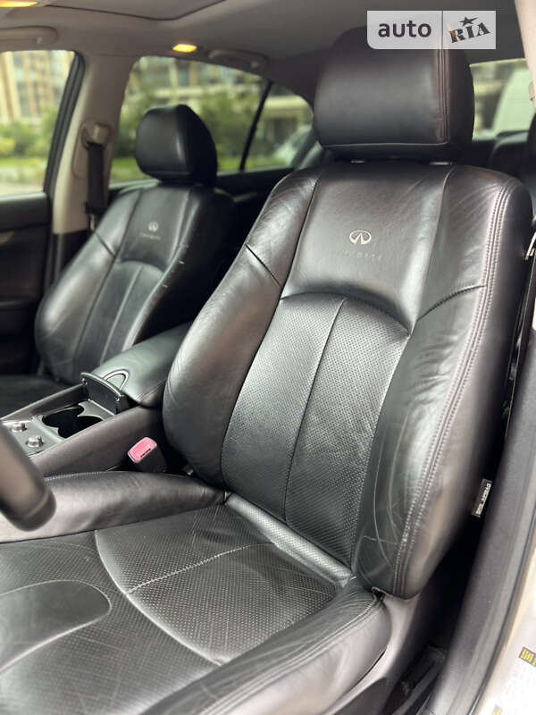 Седан Infiniti G25 2011 в Києві