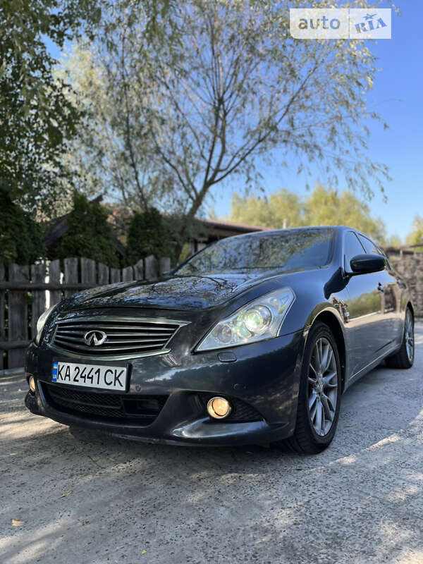 Седан Infiniti G25 2010 в Черкассах