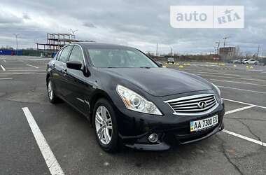 Седан Infiniti G25 2010 в Киеве