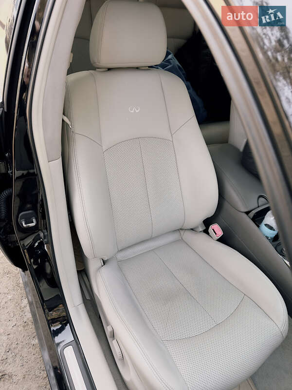 Седан Infiniti G25 2010 в Киеве