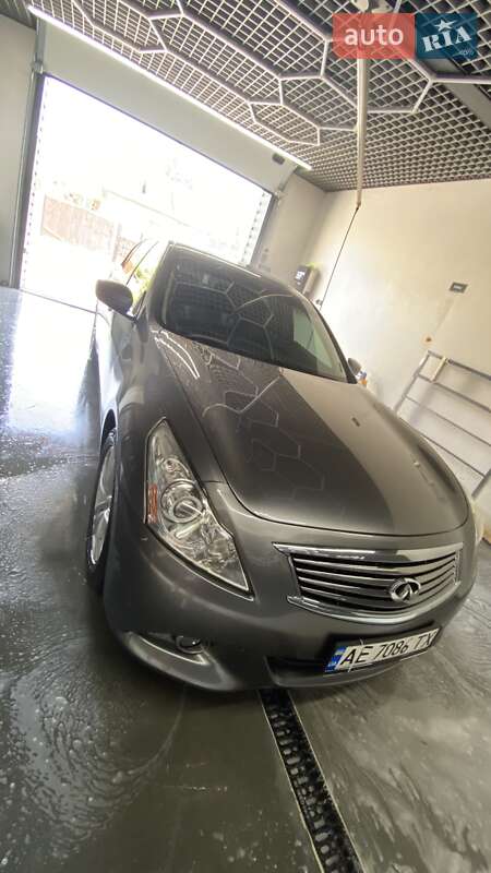 Седан Infiniti G25 2011 в Черкассах
