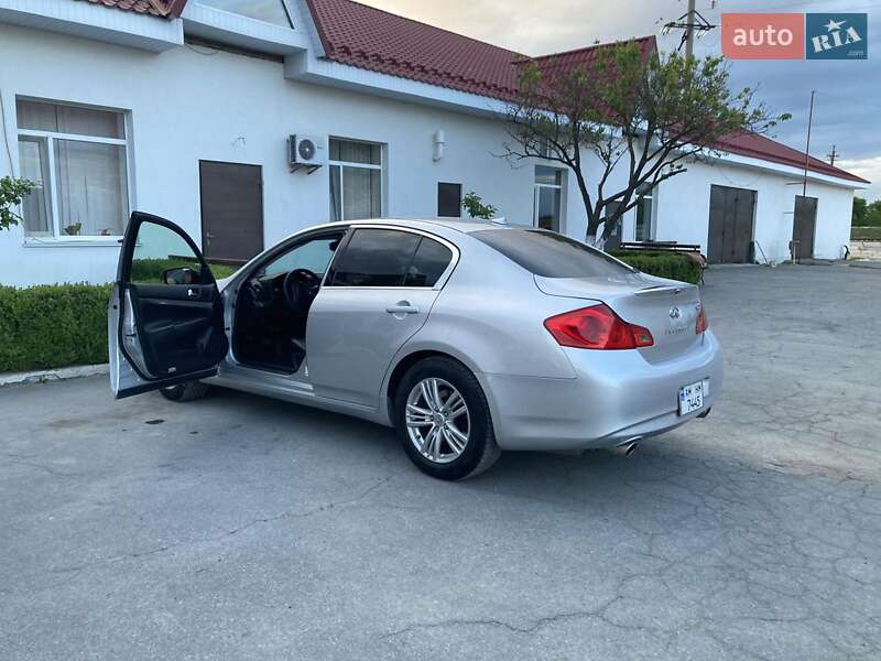 Седан Infiniti G25 2012 в Житомире