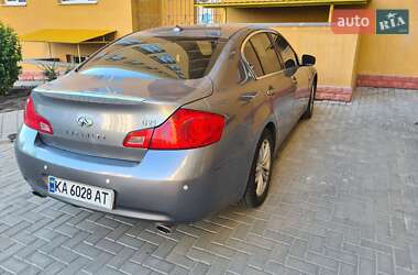 Седан Infiniti G25 2010 в 