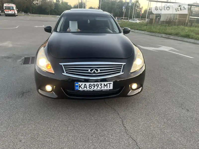 Infiniti G25 2010