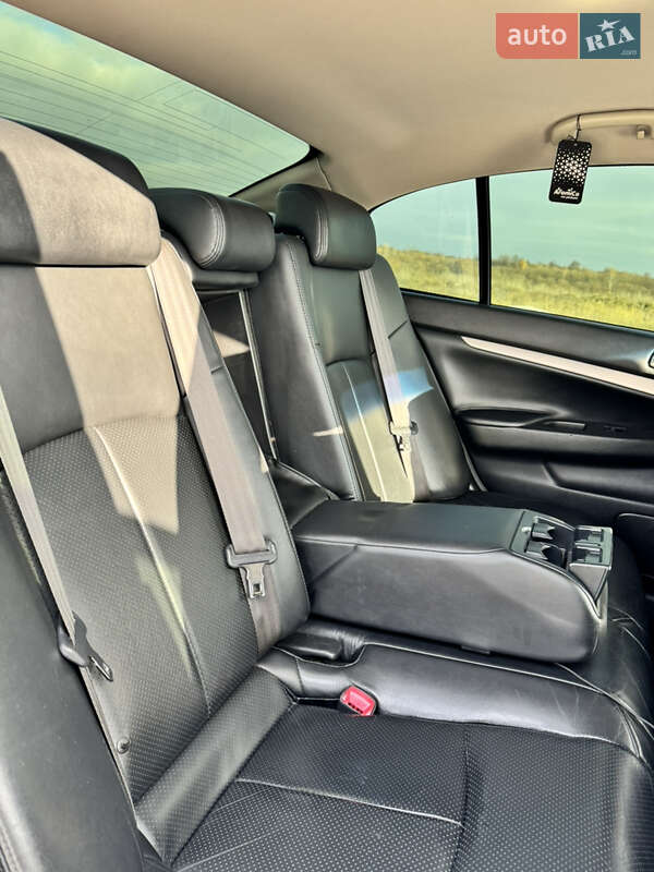 Седан Infiniti G25 2012 в Львові
