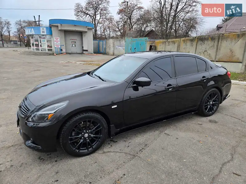 Infiniti G25 2011
