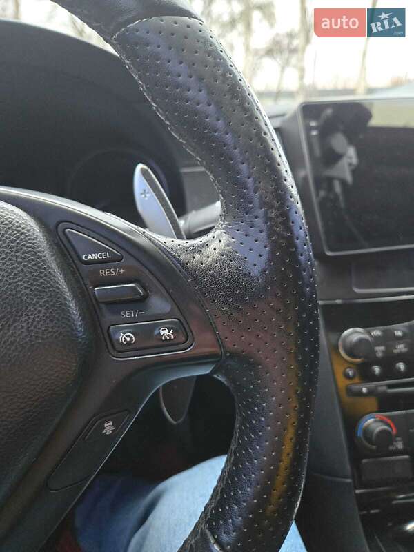 Седан Infiniti G25 2011 в Криховцах