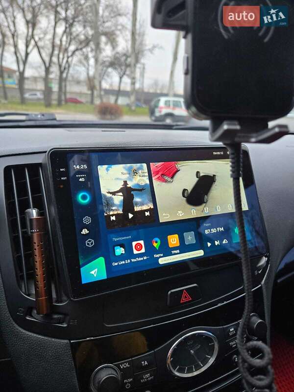 Седан Infiniti G25 2011 в Криховцах