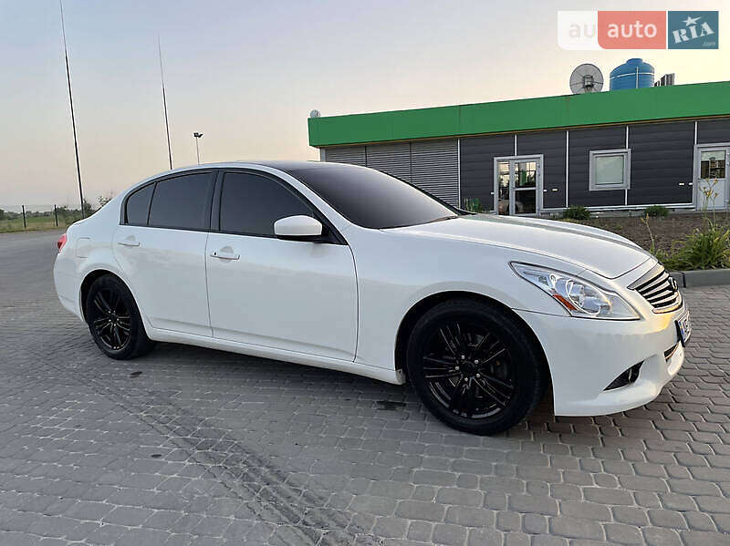 Седан Infiniti G25 2011 в Дніпрі