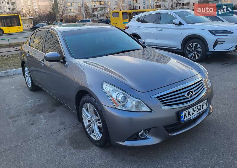 Infiniti G25 2012