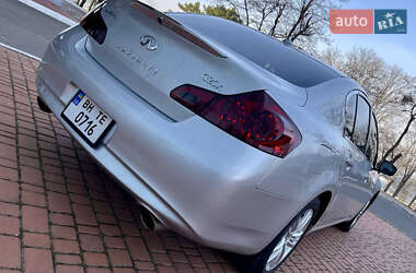 Седан Infiniti G25 2011 в 