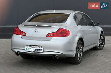 Седан Infiniti G25 2011 в 