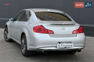 Седан Infiniti G25 2011 в 