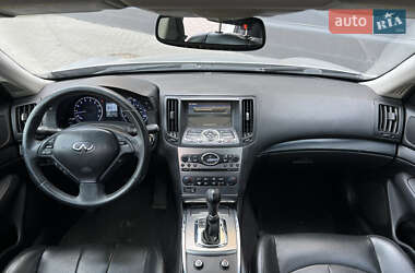 Седан Infiniti G25 2011 в 