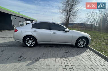 Седан Infiniti G25 2012 в 
