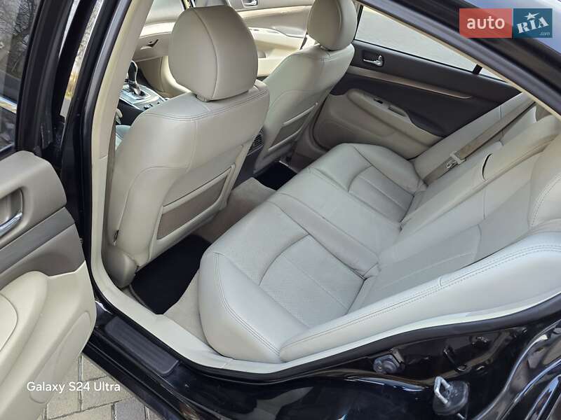 Седан Infiniti G25 2011 в Хмельницком