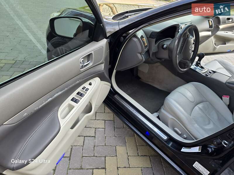 Седан Infiniti G25 2011 в Хмельницком