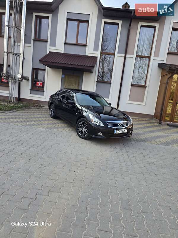 Седан Infiniti G25 2011 в Хмельницком