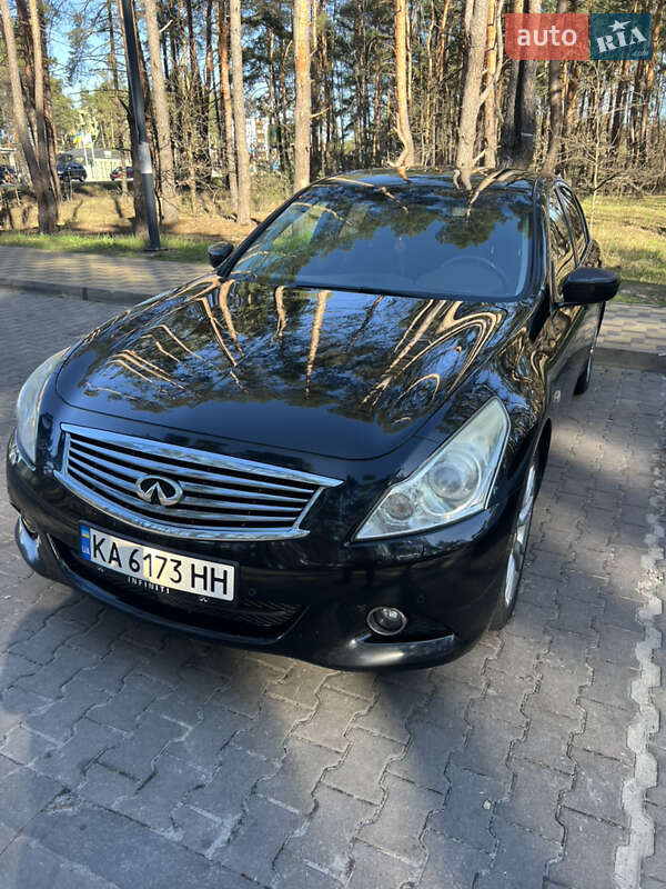 Infiniti G25 2012