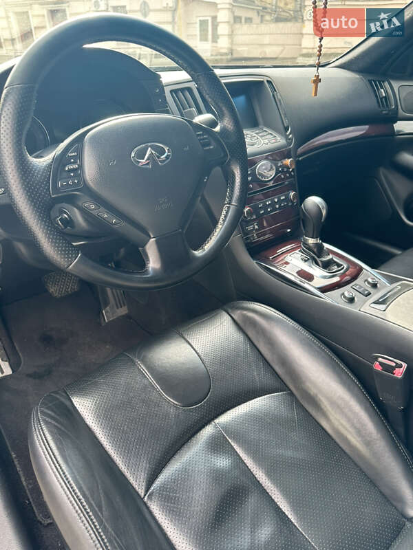 Седан Infiniti G25 2010 в Києві
