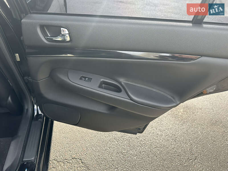 Седан Infiniti G25 2010 в Києві