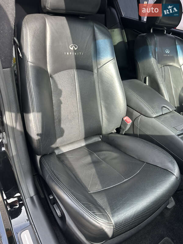 Седан Infiniti G25 2010 в Києві