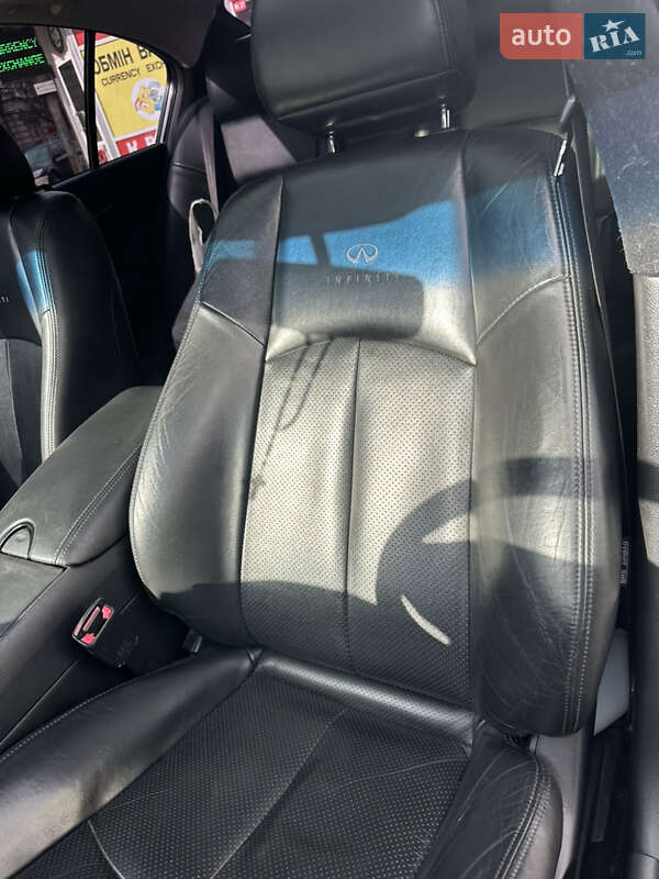 Седан Infiniti G25 2010 в Києві