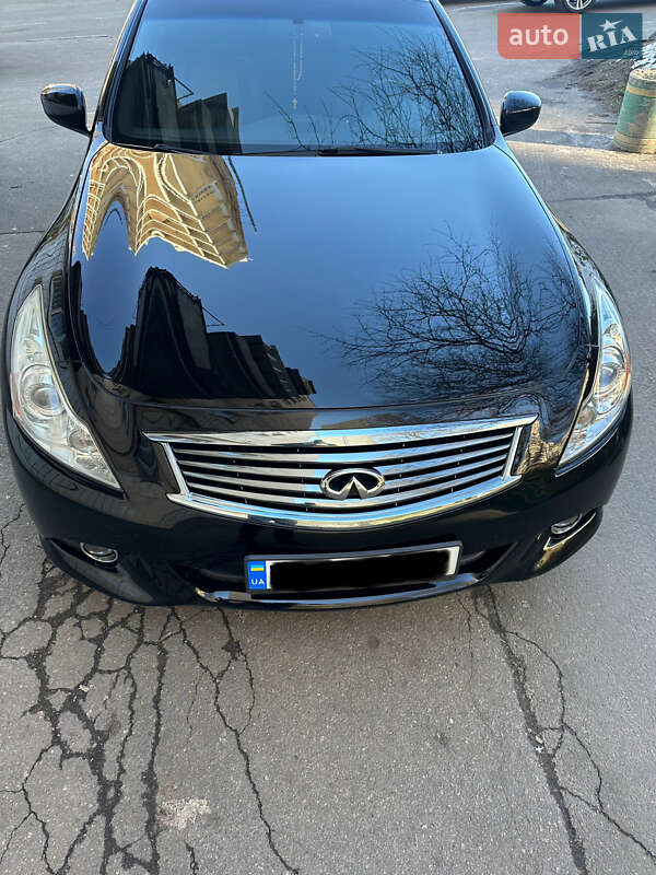 Седан Infiniti G25 2010 в Києві