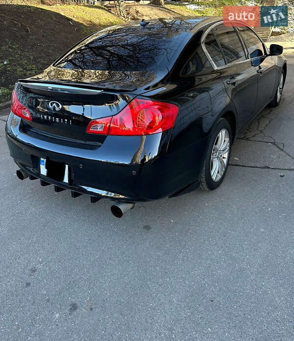 Седан Infiniti G25 2010 в Києві