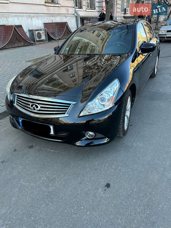 Infiniti G25 2010