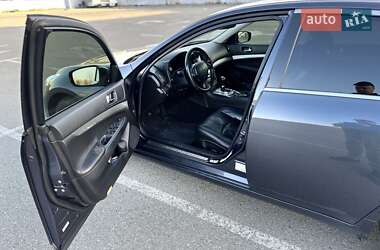 Седан Infiniti G25 2010 в 