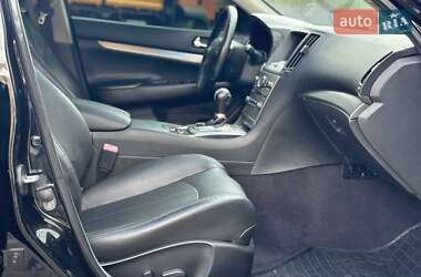 Седан Infiniti G25 2011 в 