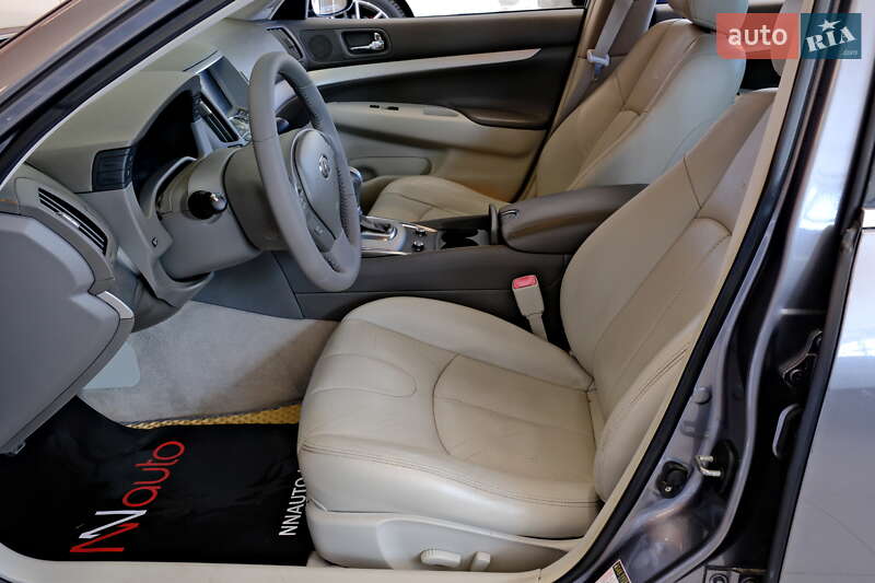 Седан Infiniti G25 2011 в Одессе