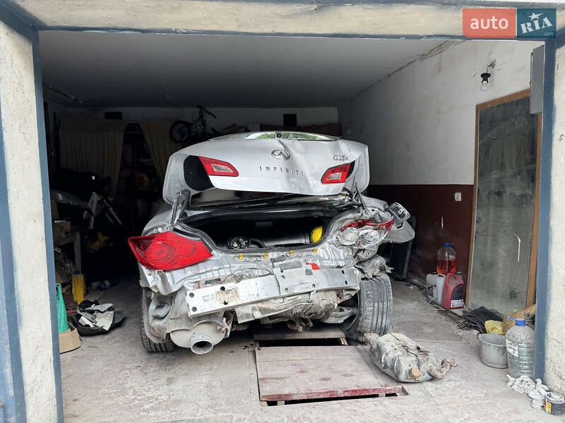 Infiniti G25 2012