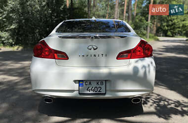 Седан Infiniti G25 2011 в 