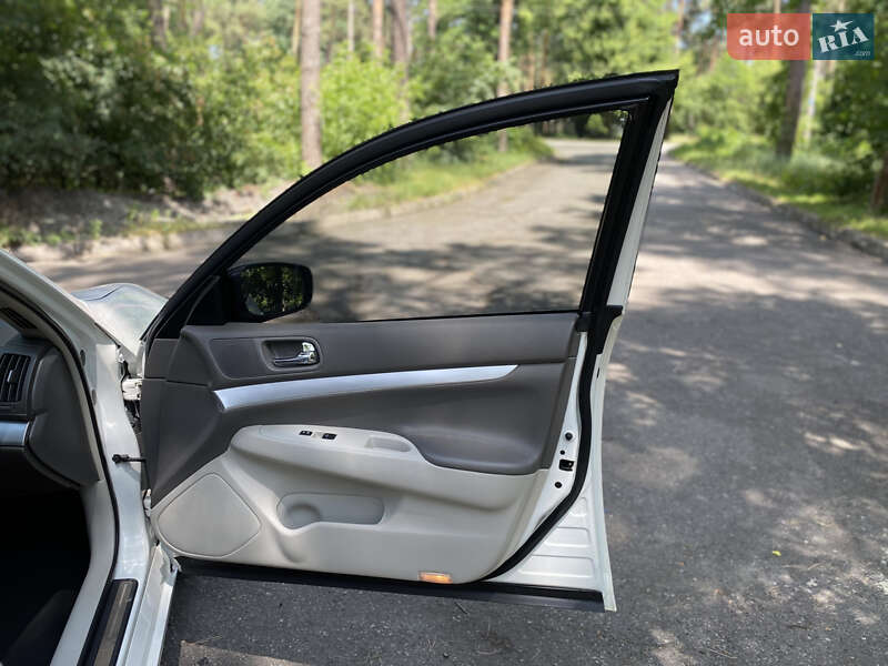 Седан Infiniti G25 2011 в Черкассах