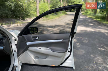 Седан Infiniti G25 2011 в 