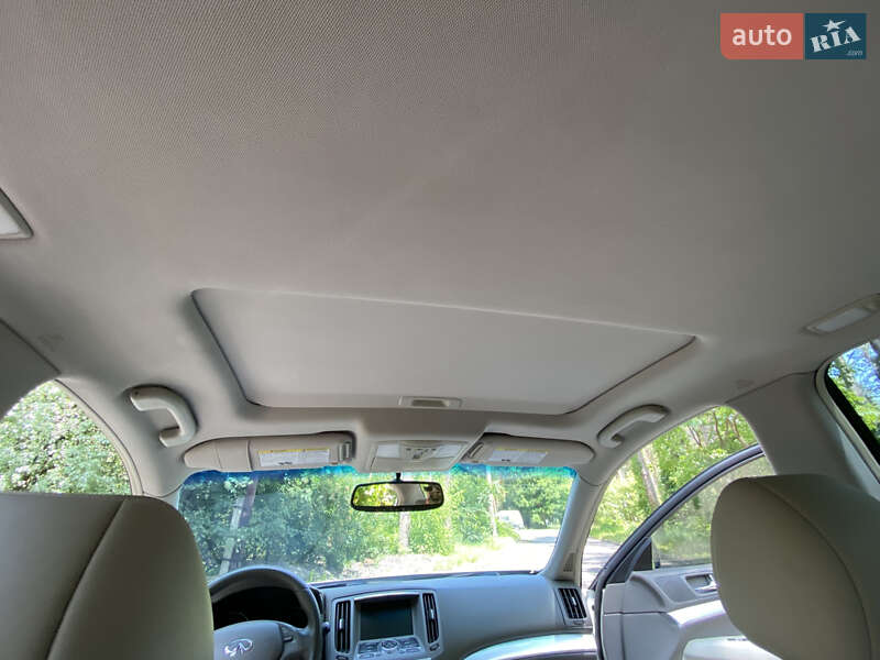 Седан Infiniti G25 2011 в Черкассах