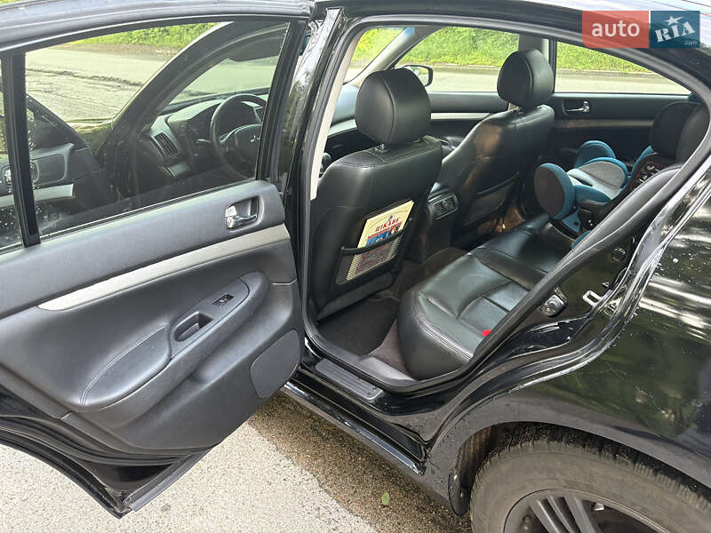 Седан Infiniti G25 2010 в Києві