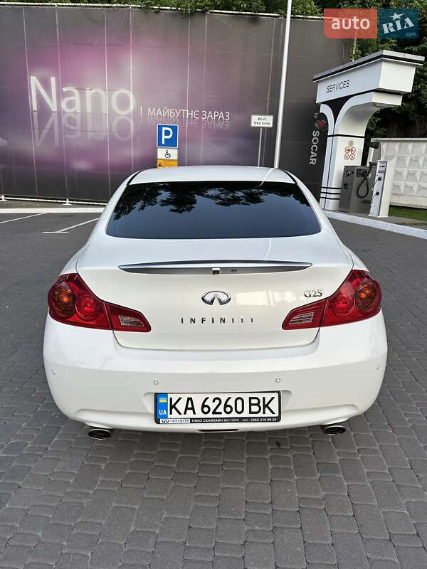 Седан Infiniti G25 2012 в Києві