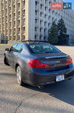 Седан Infiniti G25 2011 в 