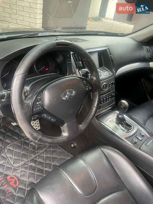 Седан Infiniti G25 2012 в Вознесенську