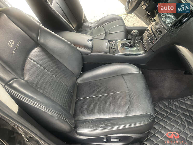 Седан Infiniti G25 2012 в Вознесенську