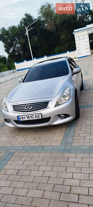Infiniti G25 2010