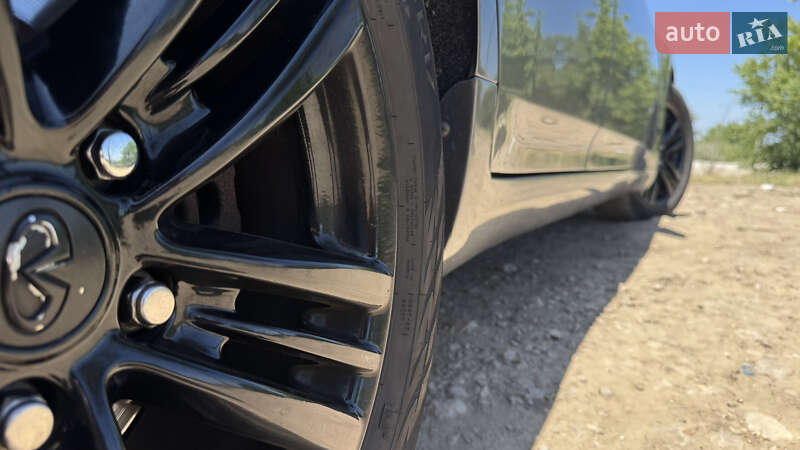 Седан Infiniti G25 2010 в Запоріжжі